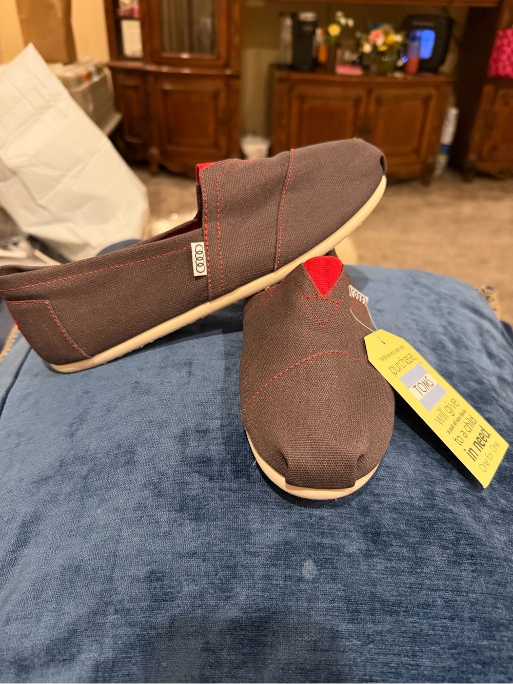 NIB Rare TOMS x Audi Limited Edition Classic Slip-On Shoes – Men’s Size 7.5